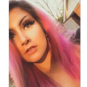 Meet your Posher, Chloe